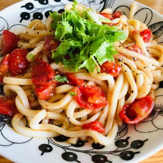 エスニック風☆トマト焼きうどん